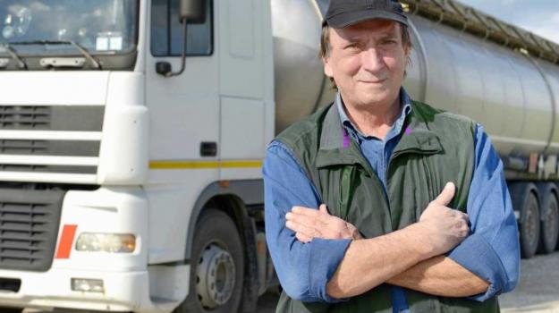 В дальнобойщики идут одни старики: почему профессия с зарплатой в 160 тыс. не привлекает саратовскую молодежь